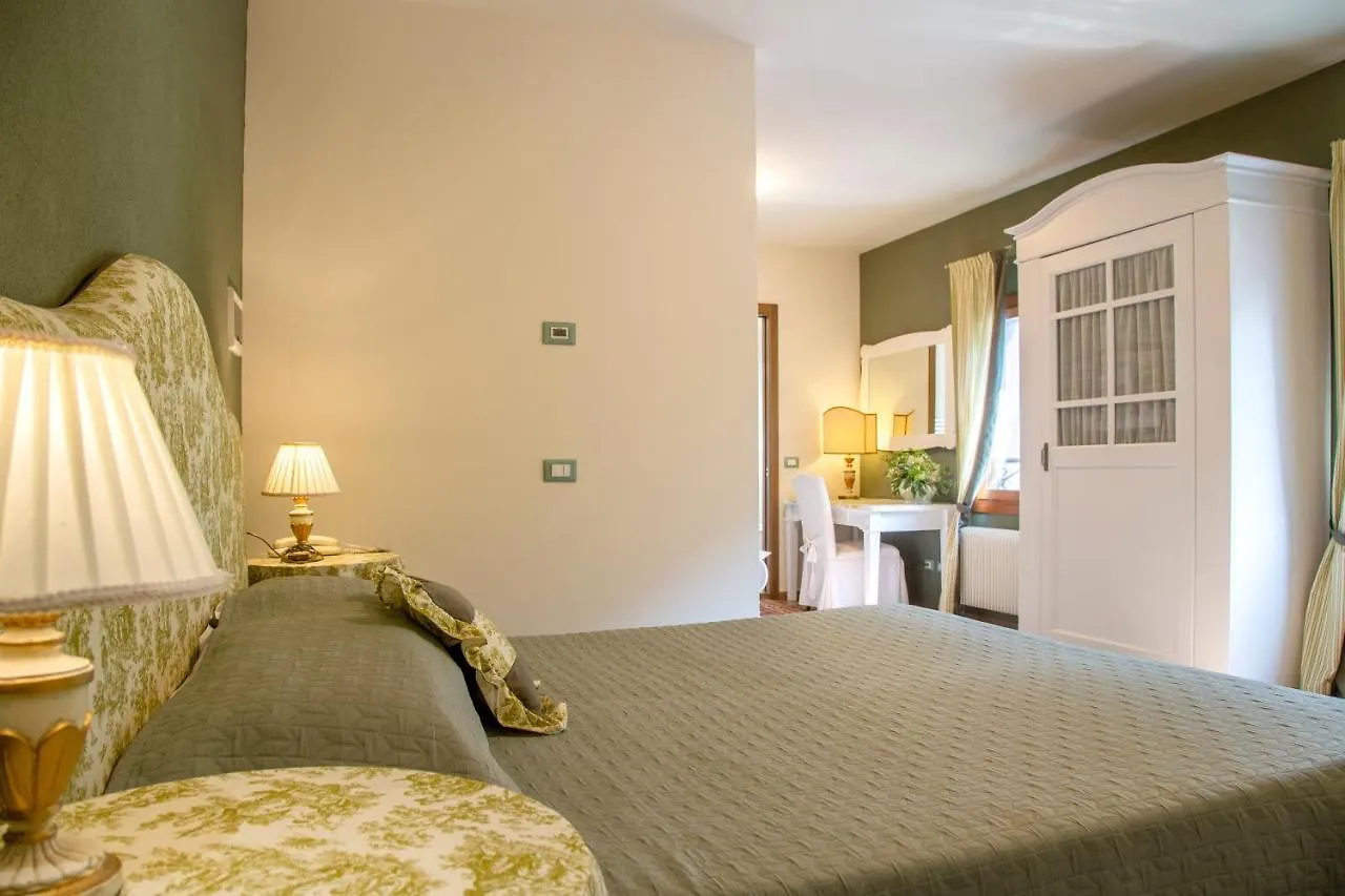 Hotel Calvi-Ristorante Mainor فيتوريو فينيتو 3*,  إيطاليا
